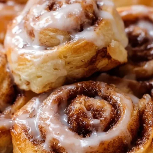 Puff pastry cinnamon rolls 2026 04 11 144513 683x1024